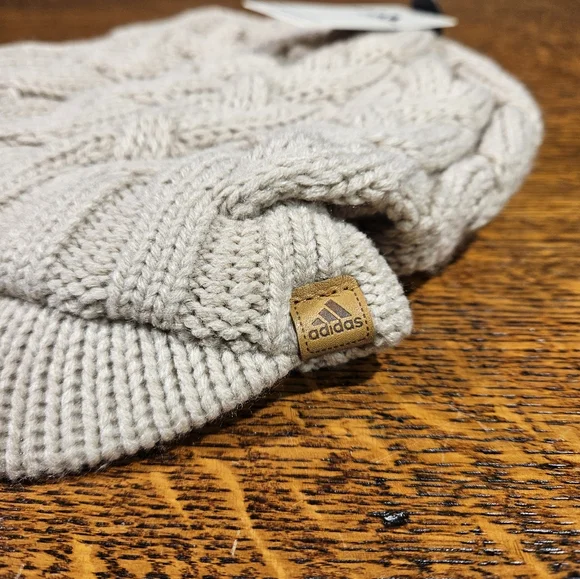 Adidas Crystal Brimmer Knit Hat NWT - Picture 4 of 8